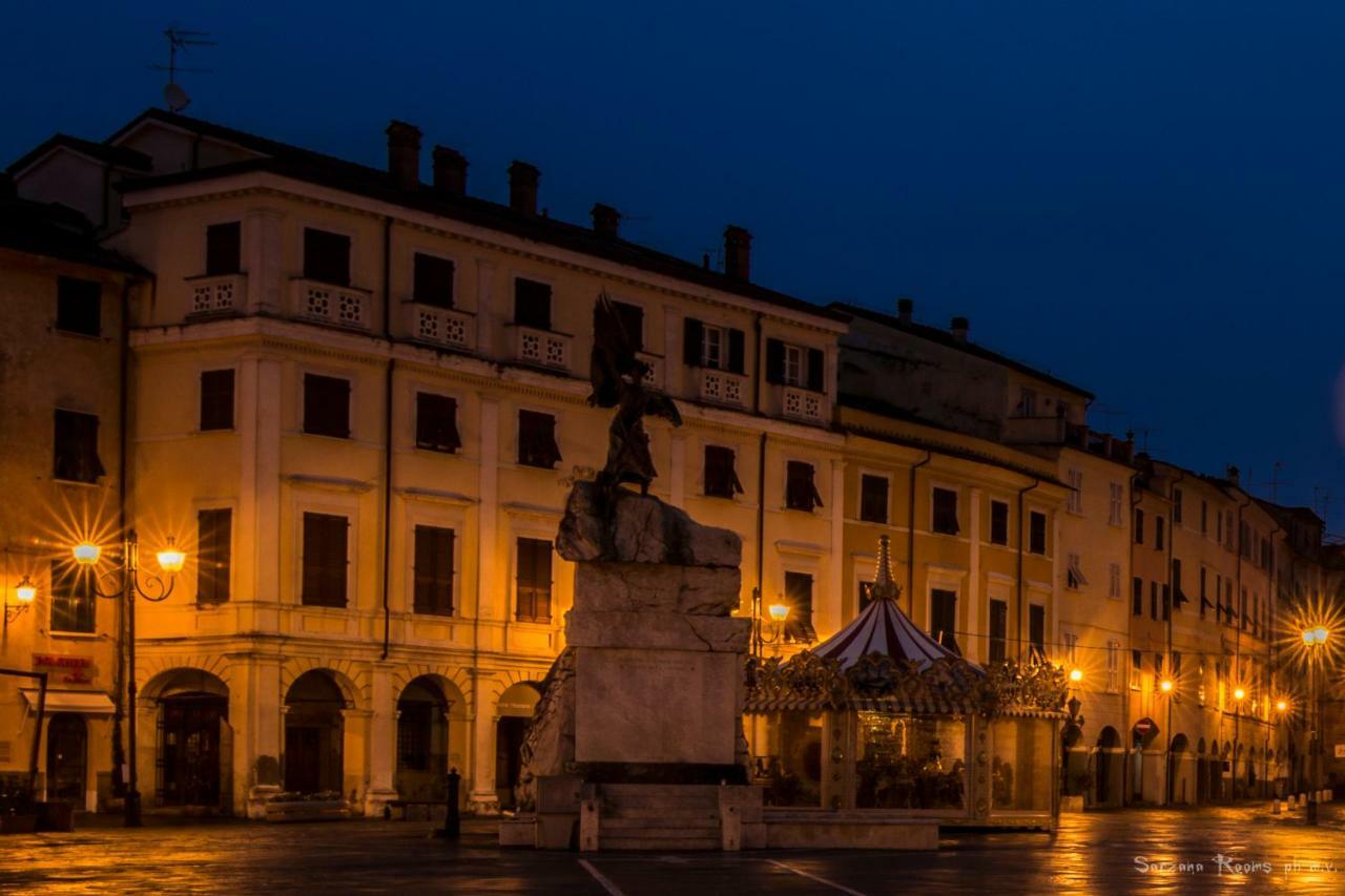 Sarzana's Rooms Buitenkant foto